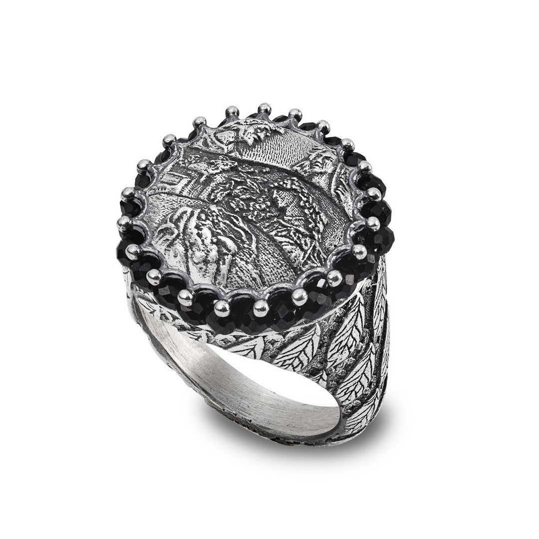 Anello Donna Gerardo Sacco Argento spinello nero con raffigurazione cantiche di Dante - 28012 - Gioielleria De Patto
