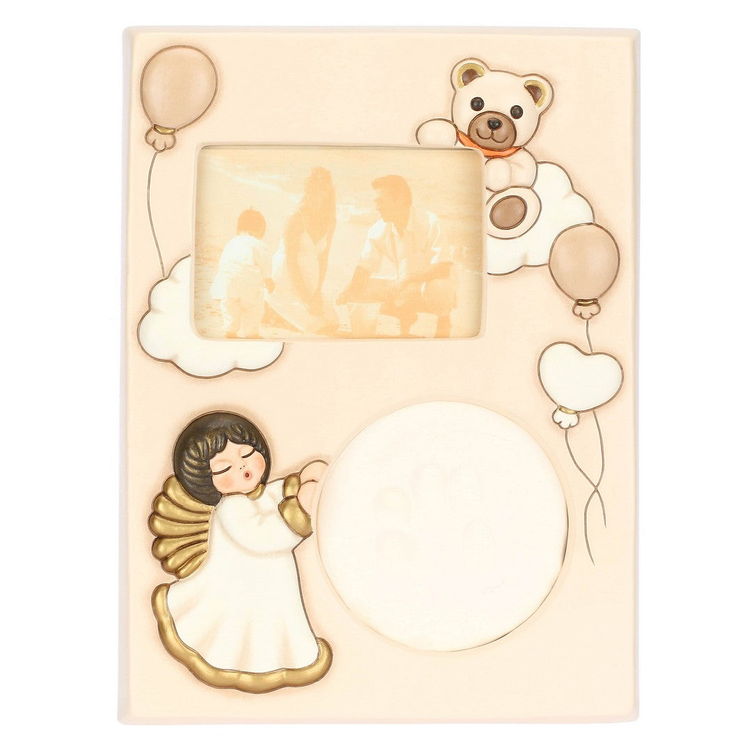 Thun Portafoto con calco manina Angelo con teddy in ceramica - K3801H90 - Gioielleria De Patto